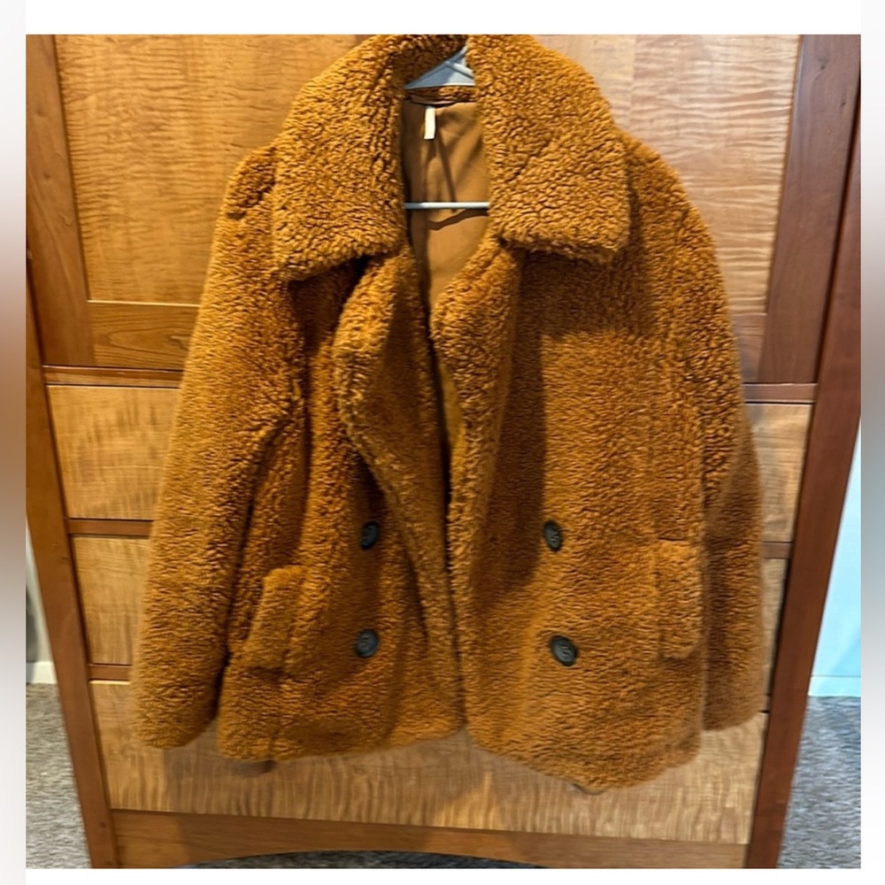 Free People Teddy Coat - only worn a handful of times // size can